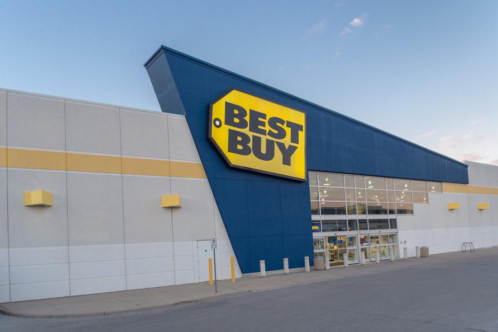 Best Buy closing all retail stores, shifting to curbside pickup and